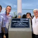 Lideranças inauguram Praça da Vila Esperança